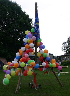 Centenary balloon structure